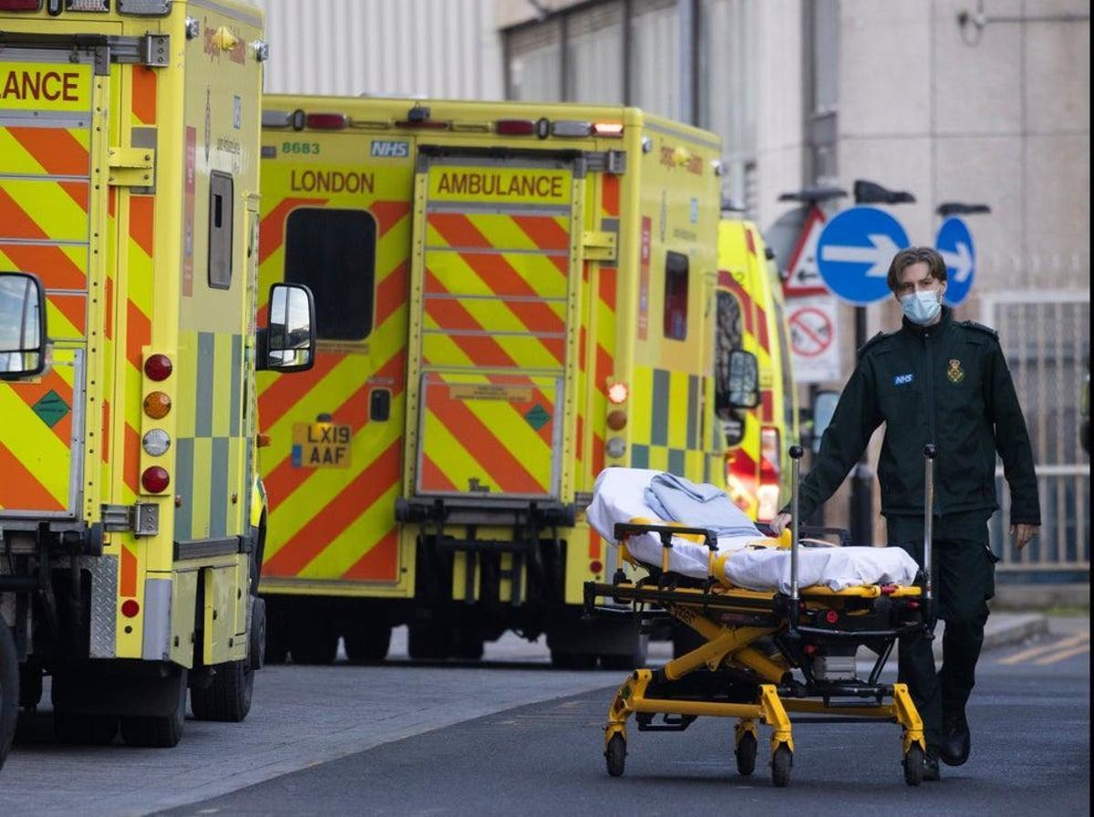 Les services d'urgence du NHS se préparent à une demande croissante ce week-end