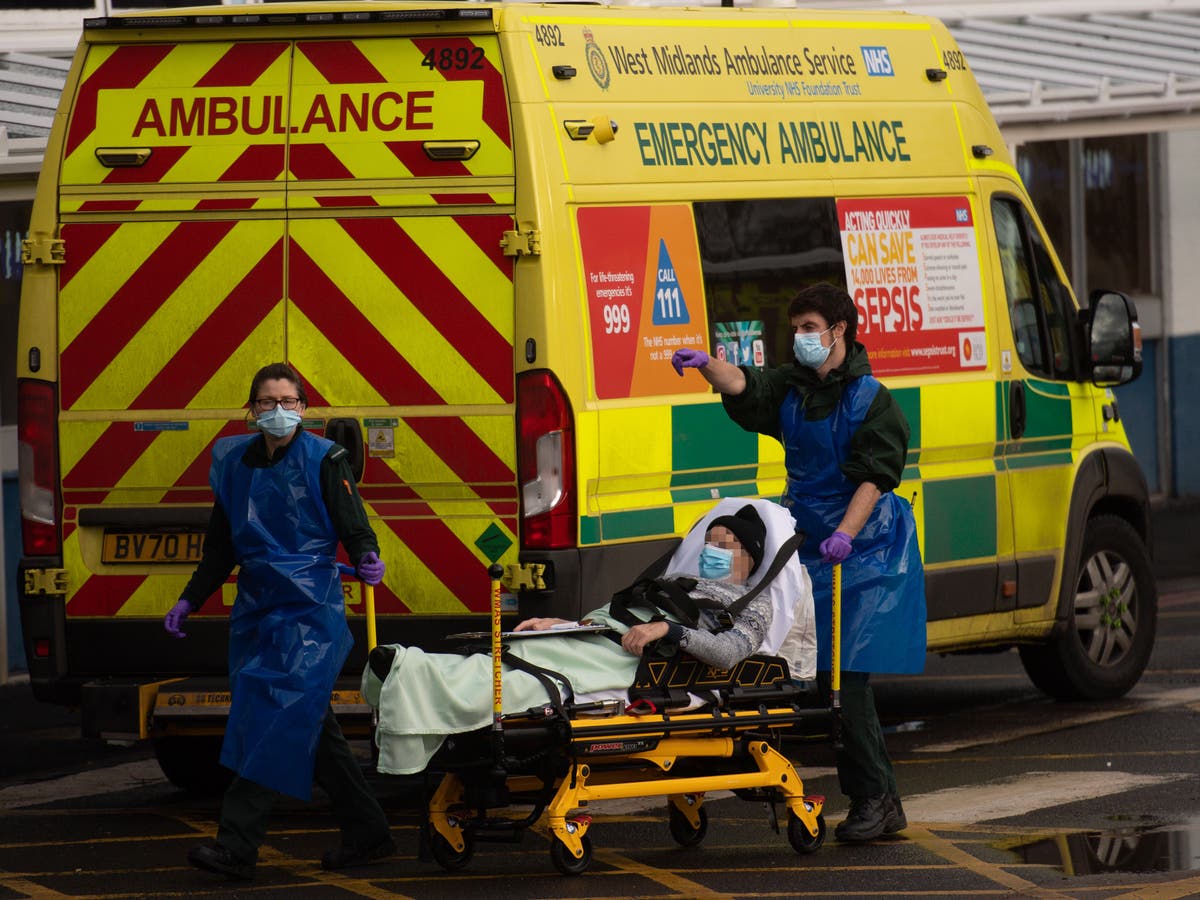 Neuf fiducies d'ambulance sur 10 en Angleterre sont désormais au plus haut niveau de pression