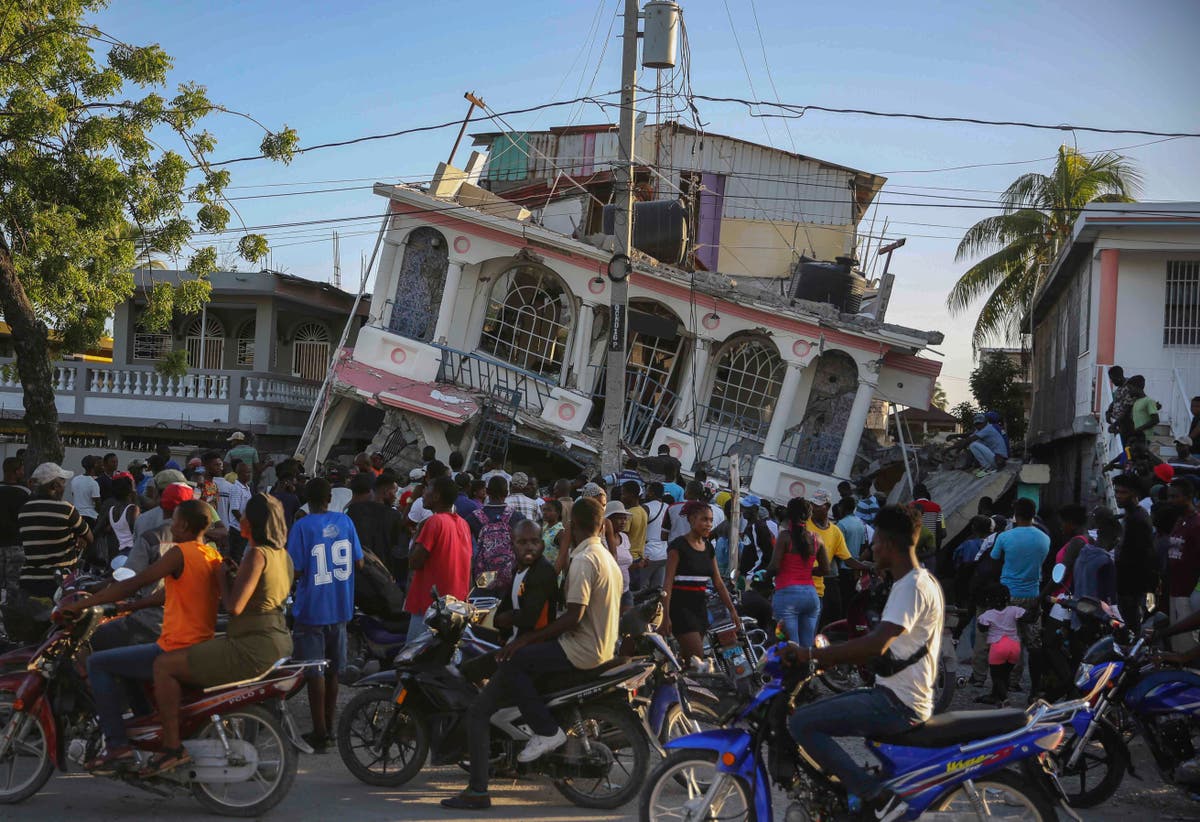 Un puissant séisme ajoute à la misère d'Haïti, faisant au moins 304 morts
