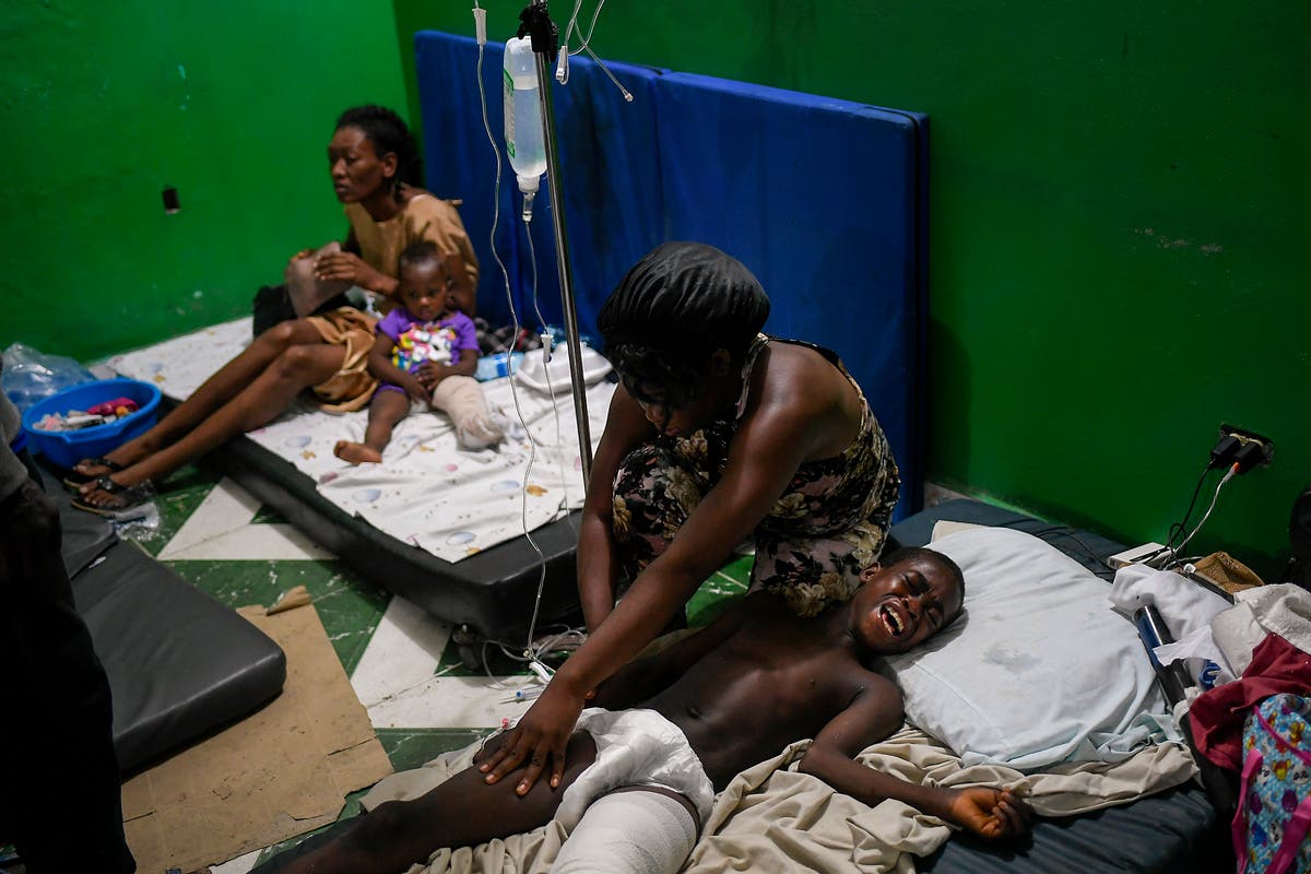 Les blessés du séisme en Haïti continuent de se présenter dans les hôpitaux
