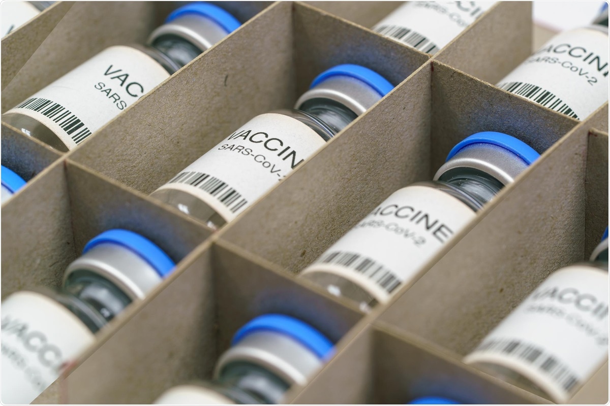 Study: Comparative Effectiveness of Moderna, Pfizer-BioNTech, and Janssen (Johnson & Johnson) Vaccines in Preventing COVID-19 Hospitalizations Among Adults Without Immunocompromising Conditions — United States, March–August 2021. Image Credit: luchschenF/ Shutterstock