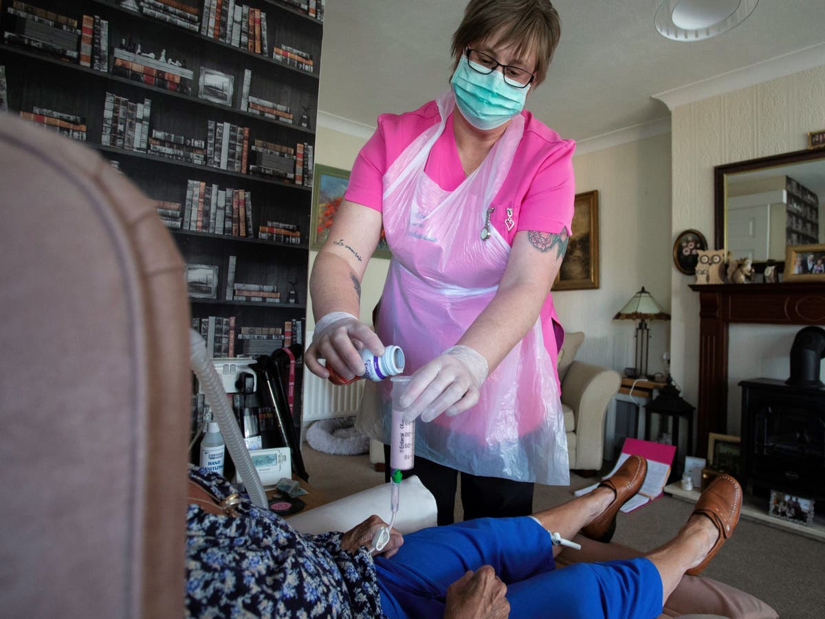 «Tsunami de besoins non satisfaits»: le chien de garde des soins contredit le gouvernement avec un avertissement désastreux du NHS