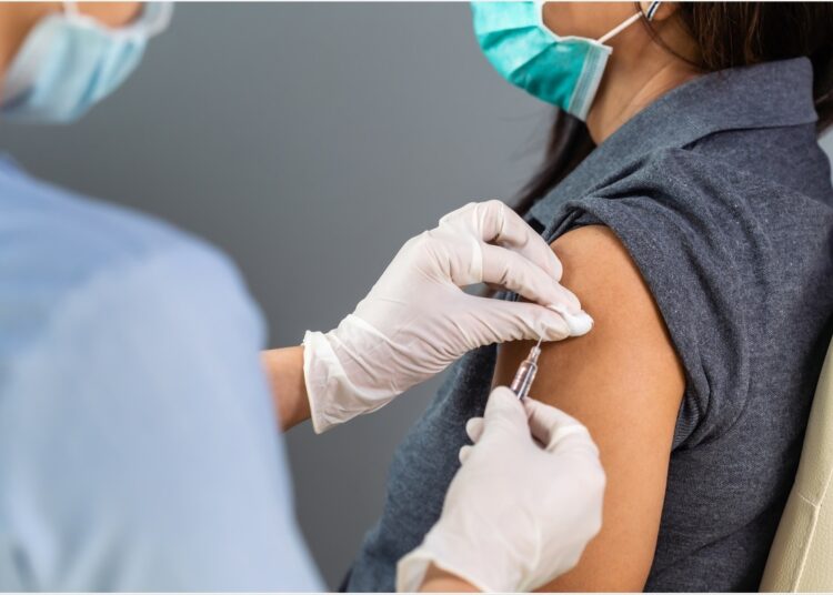 Study: COVID-19 Vaccine Perceptions and Uptake in a National Prospective Cohort of Essential Workers. Image Credit: BaLL LunLa/ Shutterstock