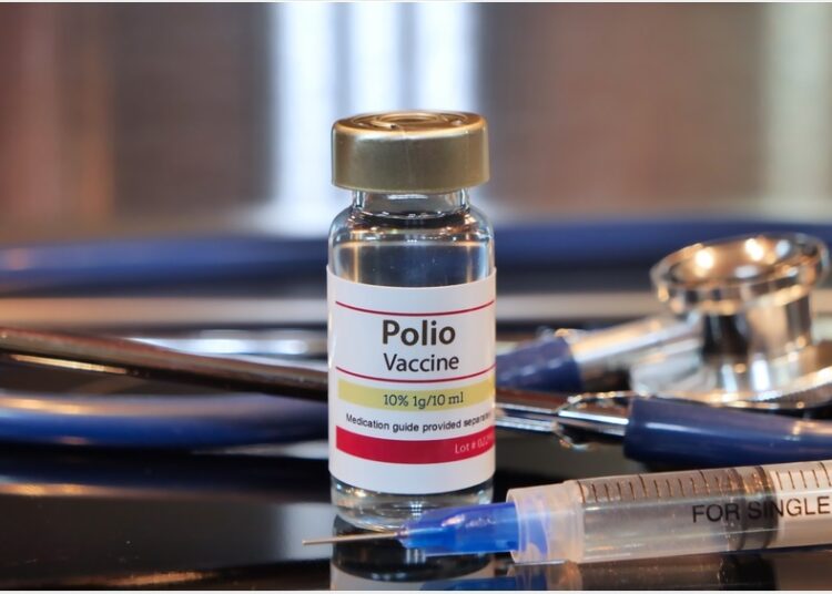 Le vaccin antipoliomyélitique inactivé induit des anticorps qui bloquent la synthèse de l'ARN du SRAS-CoV-2