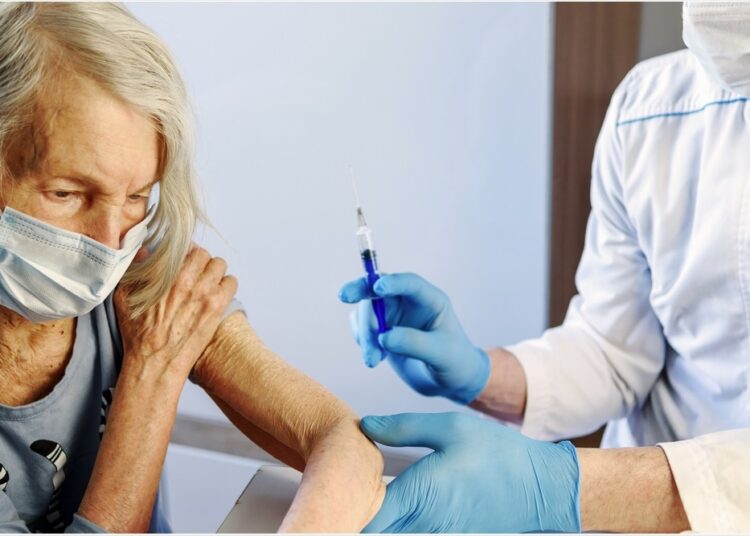 Réponses immunitaires contre le SRAS-CoV-2 chez les résidents des maisons de soins infirmiers après une vaccination complète avec le vaccin Pfizer-BioNTech COVID-19