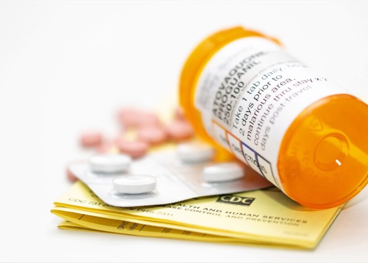 Study: Antiviral Potential of the Antimicrobial Drug Atovaquone against SARS-CoV-2 and Emerging Variants of Concern. Image Credit: Susan Schmitz/ Shutterstock