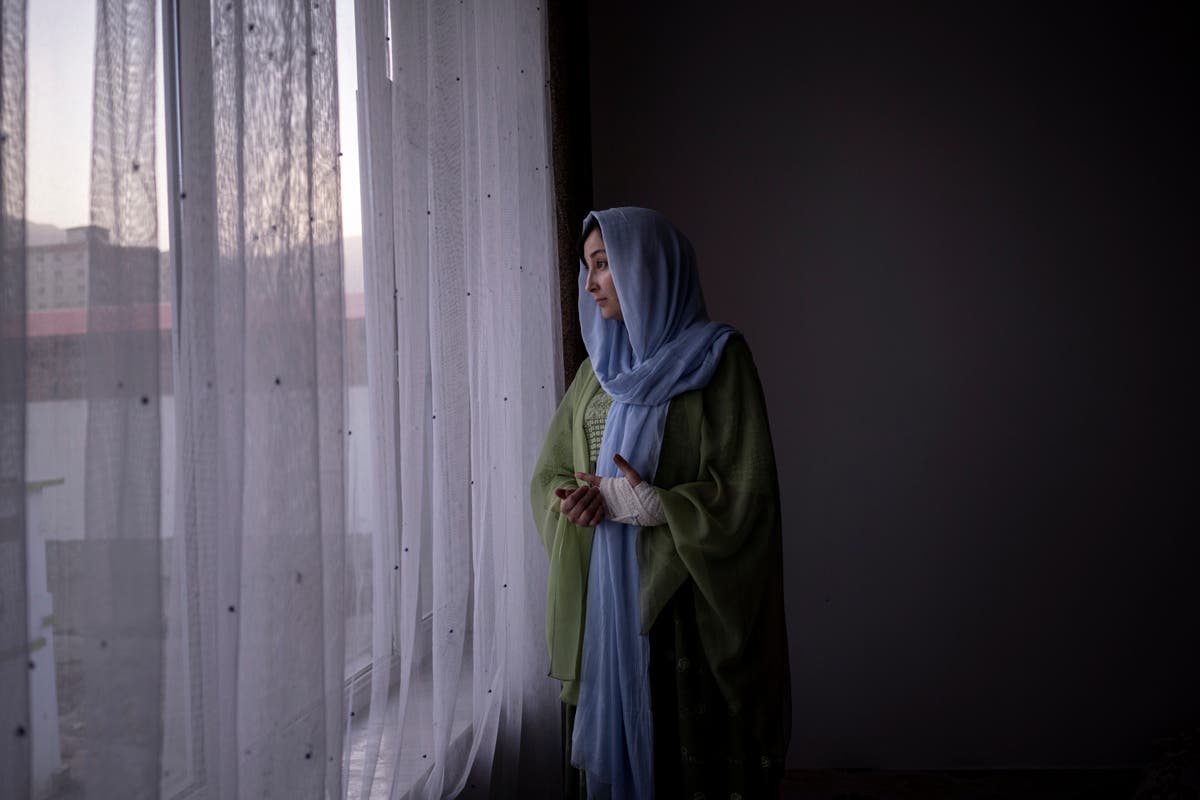 Un rebelle, un bureaucrate : les femmes restées en Afghanistan