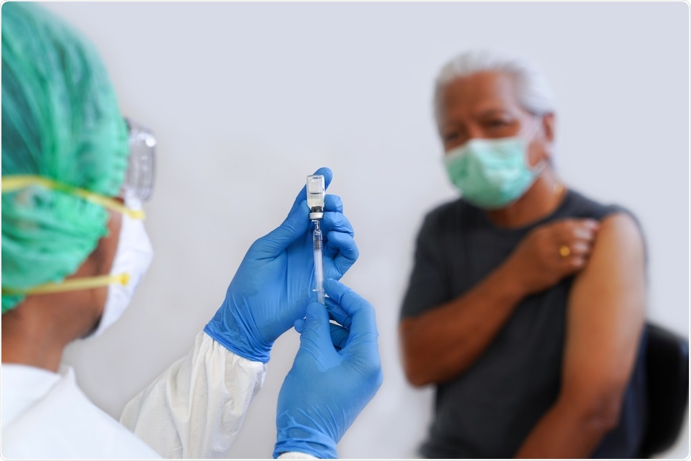 Les résidents âgés des établissements de soins de longue durée bénéficient de vaccins de rappel contre le SRAS-CoV-2