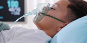 Study: Immunocompromised children and young people are at no increased risk of severe COVID-19. Image Credit: TommyStockProject