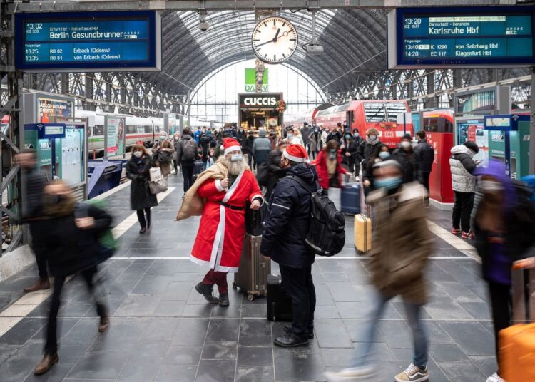 Mises à jour en direct : le Japon approuve l'utilisation de la pilule COVID-19 de Merck