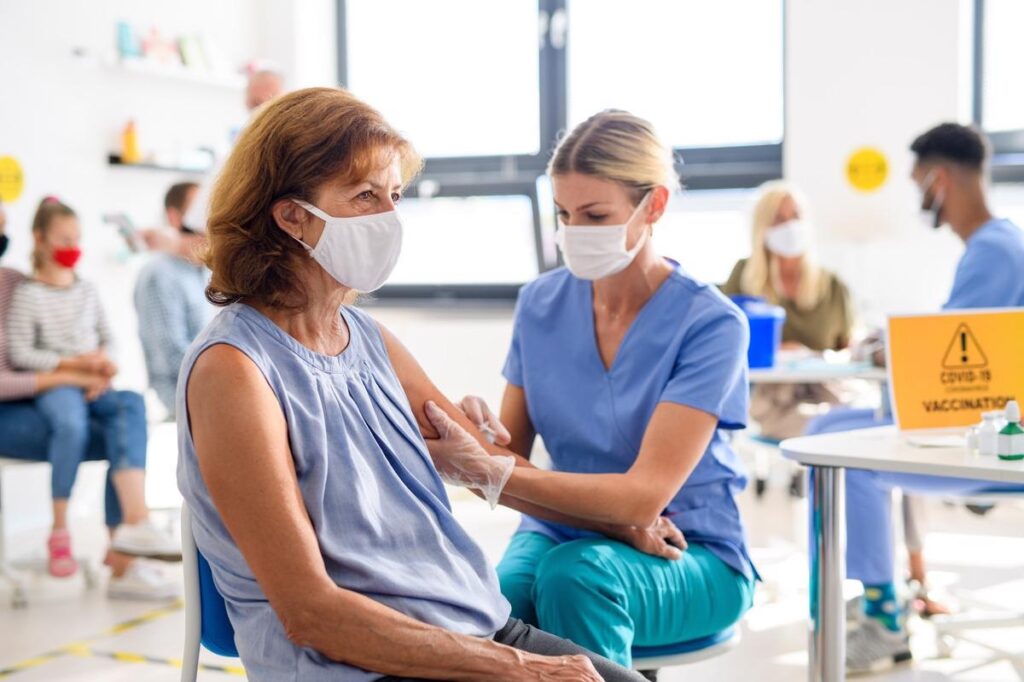 Study: SARS-CoV-2 Omicron: reduction of potent humoral responses and resistance to clinical immunotherapeutics relative to viral variants of concern. Image Credit: Halfpoint/Shutterstock