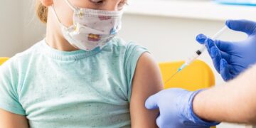 Study: COVID-19 Vaccine Safety in Children Aged 5–11 Years — United States, November 3–December 19, 2021. Image Credit: Ira Lichi/Shutterstock