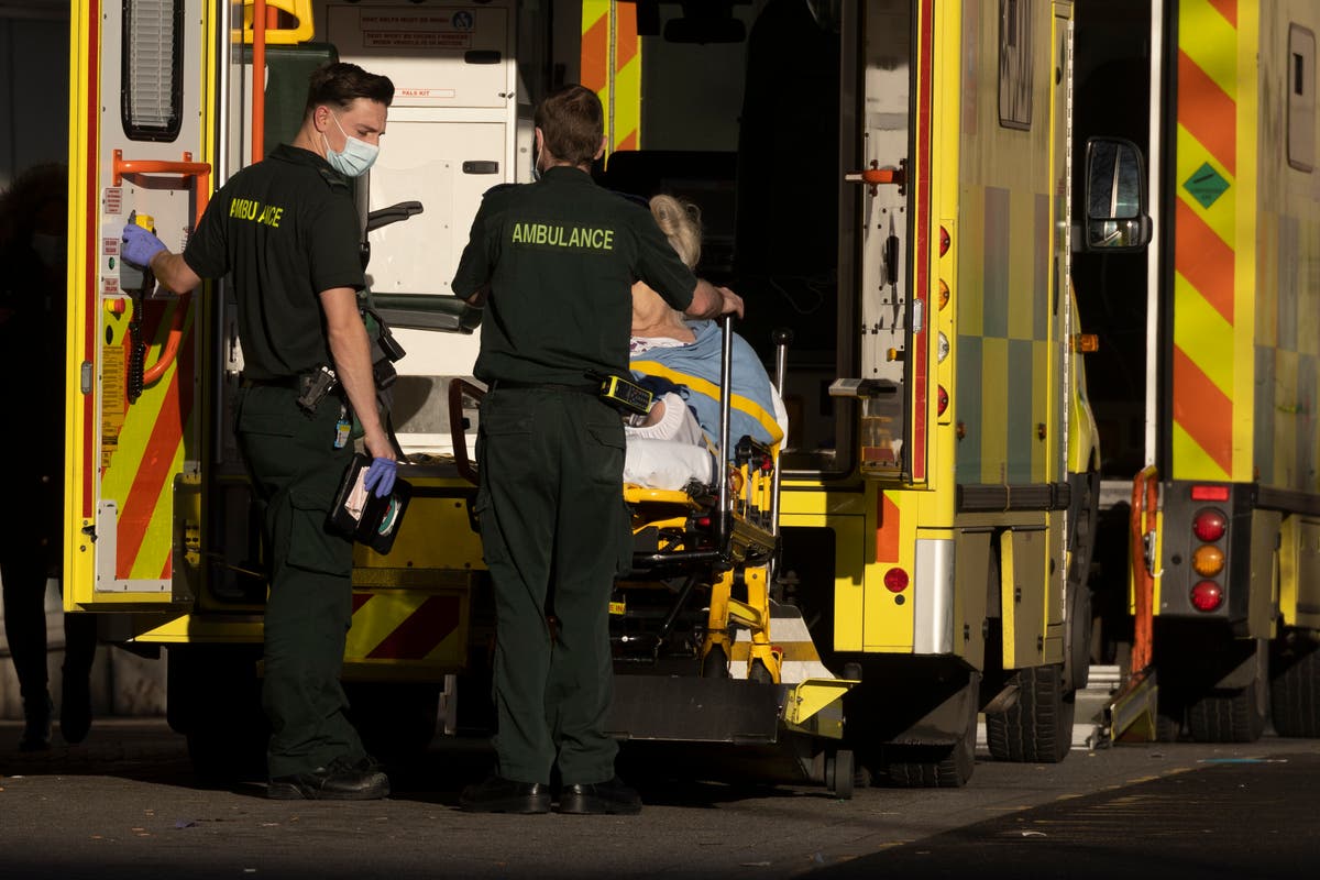Les dirigeants du NHS accusés de pression sur les hôpitaux suite à des incidents critiques alors que Covid se développe