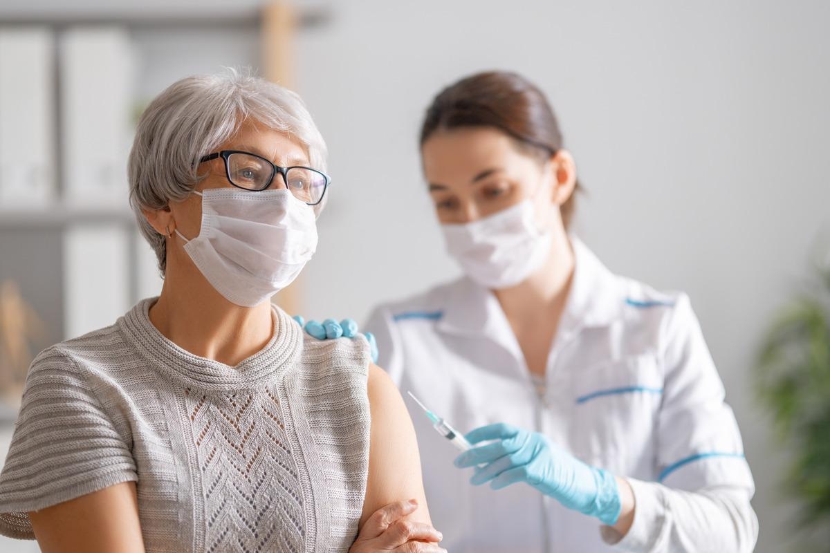 Study: Older Adults Mount Less Durable Humoral Responses to a Two-dose COVID-19 mRNA Vaccine Regimen, but Strong Initial Responses to a Third Dose. Image Credit: Yuganov Konstantin/Shutterstock