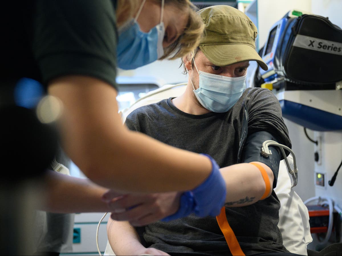 Baisse des absences du personnel du NHS Covid après Noël dans certaines parties de l'Angleterre