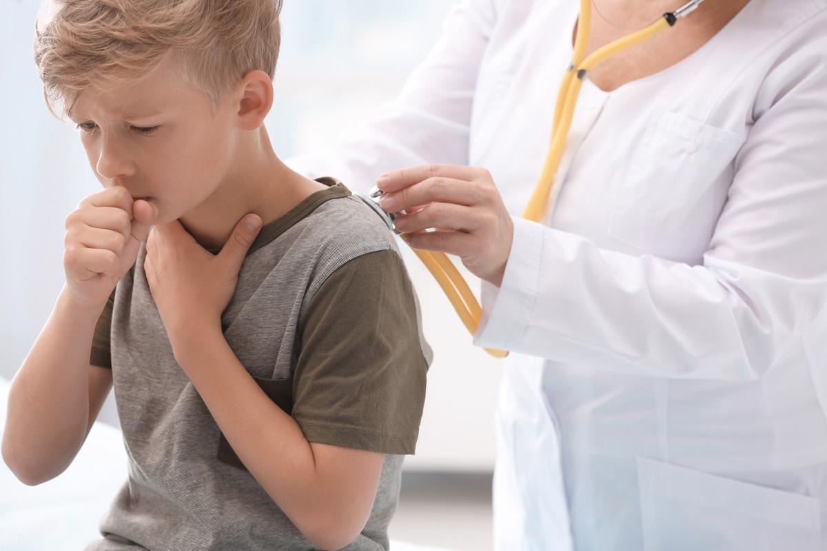Study: Very Low Incidence of SARS-CoV-2, Influenza and RSV but High Incidence of Rhino-, Adeno- and Endemic Coronaviruses in Children With Acute Respiratory Infection in Primary Care Pediatric Practices During the Second and Third Wave of the SARS-CoV-2 Pandemic. Image Credit: New Africa/Shutterstock