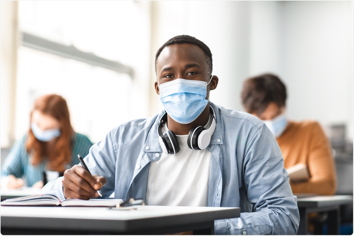 Jeunes adultes protégés par le vaccin de rappel COVID-19 pendant la période dominante d'Omicron