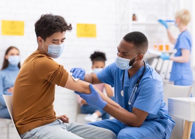 Study: The efficacy, safety and immunogenicity Nanocovax: results of a randomized, double-blind, placebo-controlled Phase 3 trial. Image Credit: Prostock-studio/Shutterstock