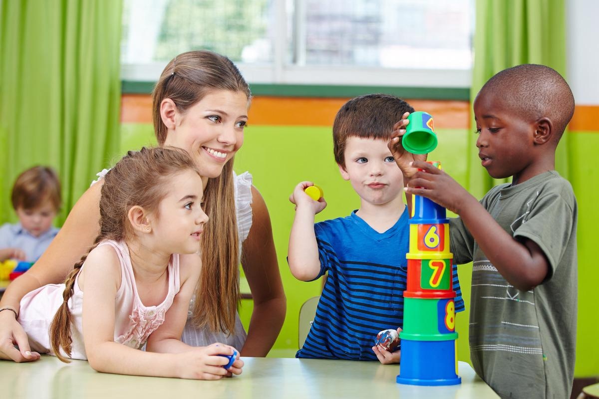 Study: Prevalence of Chronic Diseases, Depression, and Stress among U.S. Child Care Professionals during the COVID-19 Pandemic. Image Credit: Robert Kneschke/Shutterstock