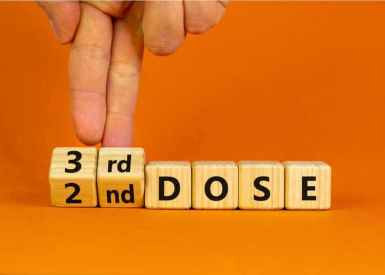 Study: Effectiveness of COVID-19 mRNA vaccine booster dose relative to primary series during a period of Omicron circulation. Image Credit: Dmitry Demidovich/Shutterstock