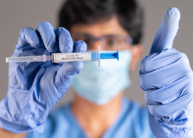 Study: Effectiveness of a second BNT162b2 booster vaccine against hospitalization and death from COVID-19 in adults aged over 60 years. Image Credit: WESTOCK PRODUCTIONS / Shutterstock