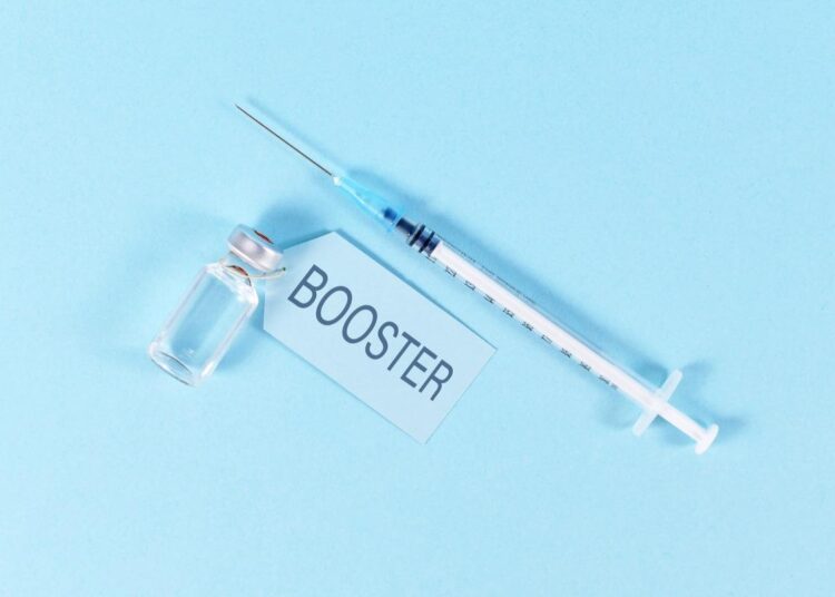 Study: Effectiveness of COVID-19 mRNA Vaccination in Preventing COVID-19–Associated Hospitalization Among Adults with Previous SARS-CoV-2 Infection — United States, June 2021–February 2022. Image Credit: Firn/Shutterstock