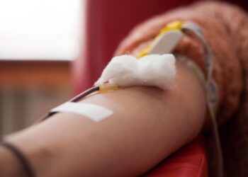 Study: Early Outpatient Treatment for Covid-19 with Convalescent Plasma. Image Credit: Cryptographer / Shutterstock