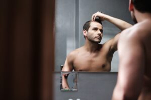 Comment ne plus être chauve grâce à la greffe de cheveux ?