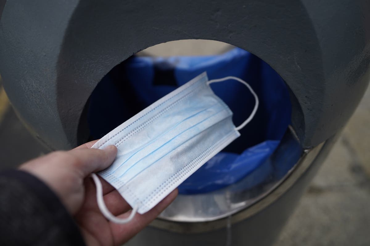 Cinquième vague de Covid: les hôpitaux ramènent des masques dans les services quelques semaines seulement après l'assouplissement des règles