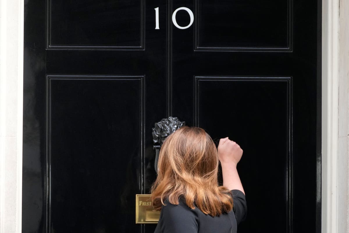 Le gouvernement a mis en garde contre la «paralysie politique» alors que le chef craint des grèves inévitables du NHS
