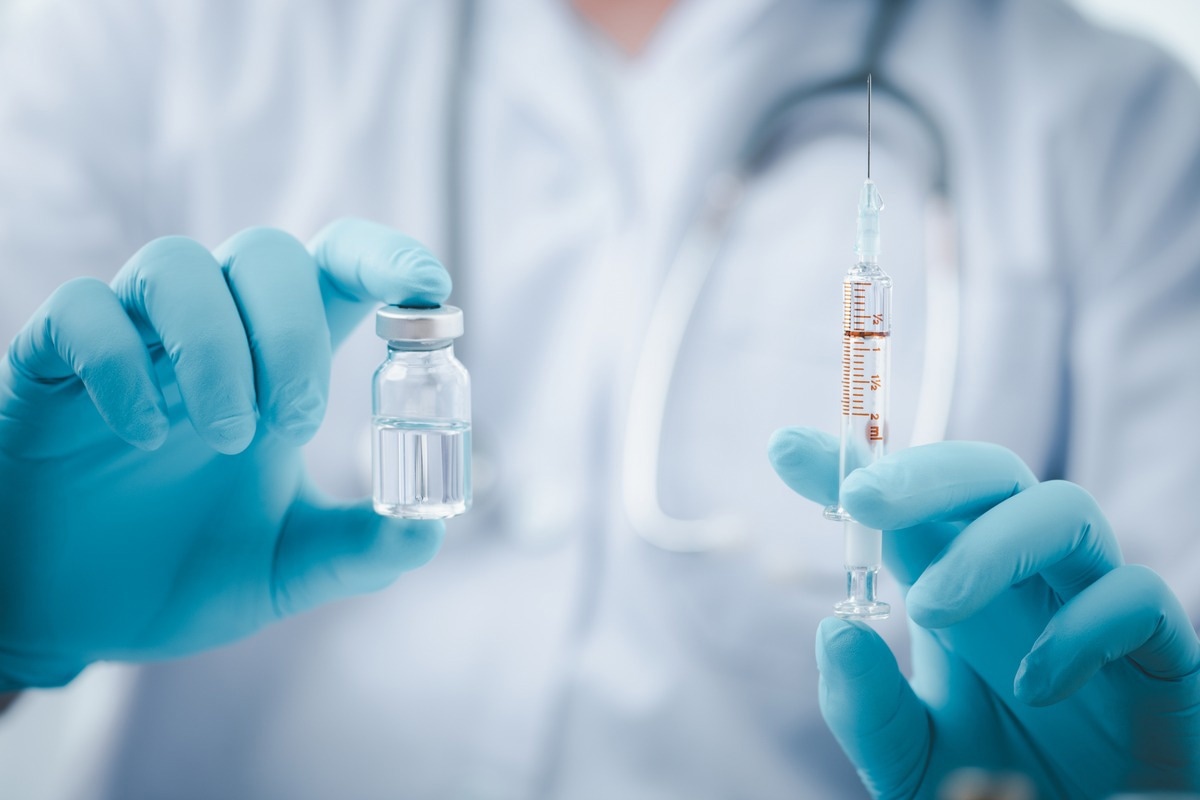 Study: Vaccinia virus vaccination is expected to elicit highly cross-reactive immunity to the 2022 monkeypox virus. Image Credit: LookerStudio/Shutterstock