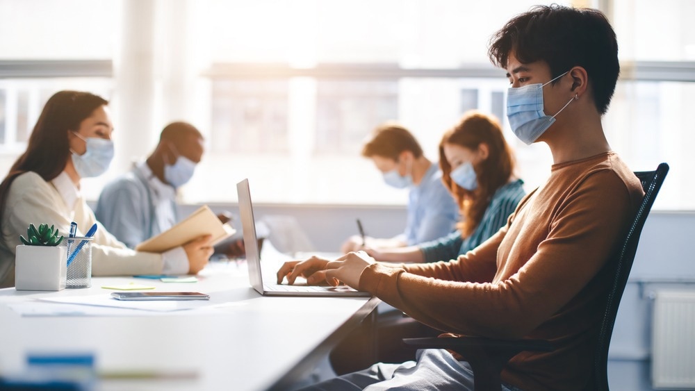 Study: Loss of SARS-CoV-2 Seropositivity among Healthy Young Adults over Seven Months. Image Credit: Prostock-studio / Shutterstock.com
