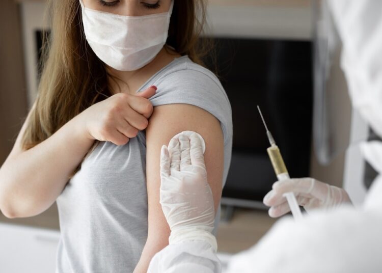 Study: Cohort monitoring of 29 Adverse Events of Special Interest prior to and after COVID-19 vaccination in four large European electronic healthcare data sources. Image Credit: Studio Peace/Shutterstock