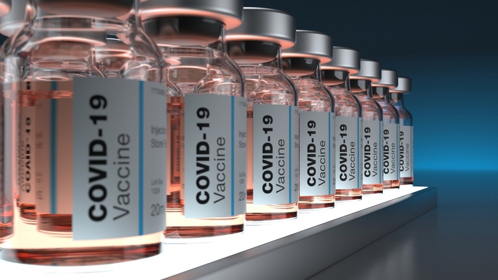 Study: Pfizer and BioNTech Submit Application to U.S. FDA for Emergency Use Authorization of Omicron BA.4/BA.5-Adapted Bivalent COVID-19 Vaccine. Image Credit: Dimitris Barletis/Shutterstock