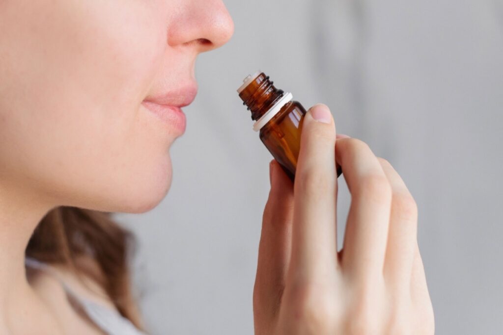 Study: Two-Year Prevalence and Recovery Rate of Altered Sense of Smell or Taste in Patients With Mildly Symptomatic COVID-19. Image Credit: Marharyta Manukha/Shutterstock