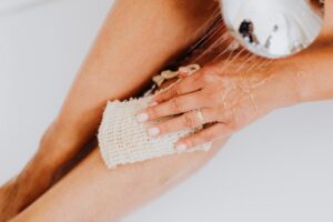 Soin du corps : zoom sur le gommage
