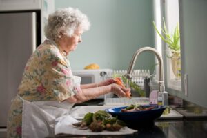 C’est quoi la téléassistance pour personnes âgées ?