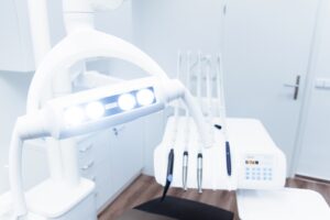 Le détartrage des dents : un soin bucco-dentaire indispensable