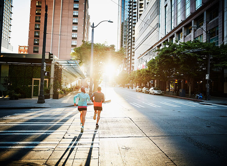 Échanger 30 minutes de médias sociaux par jour avec l'exercice profite à la santé mentale