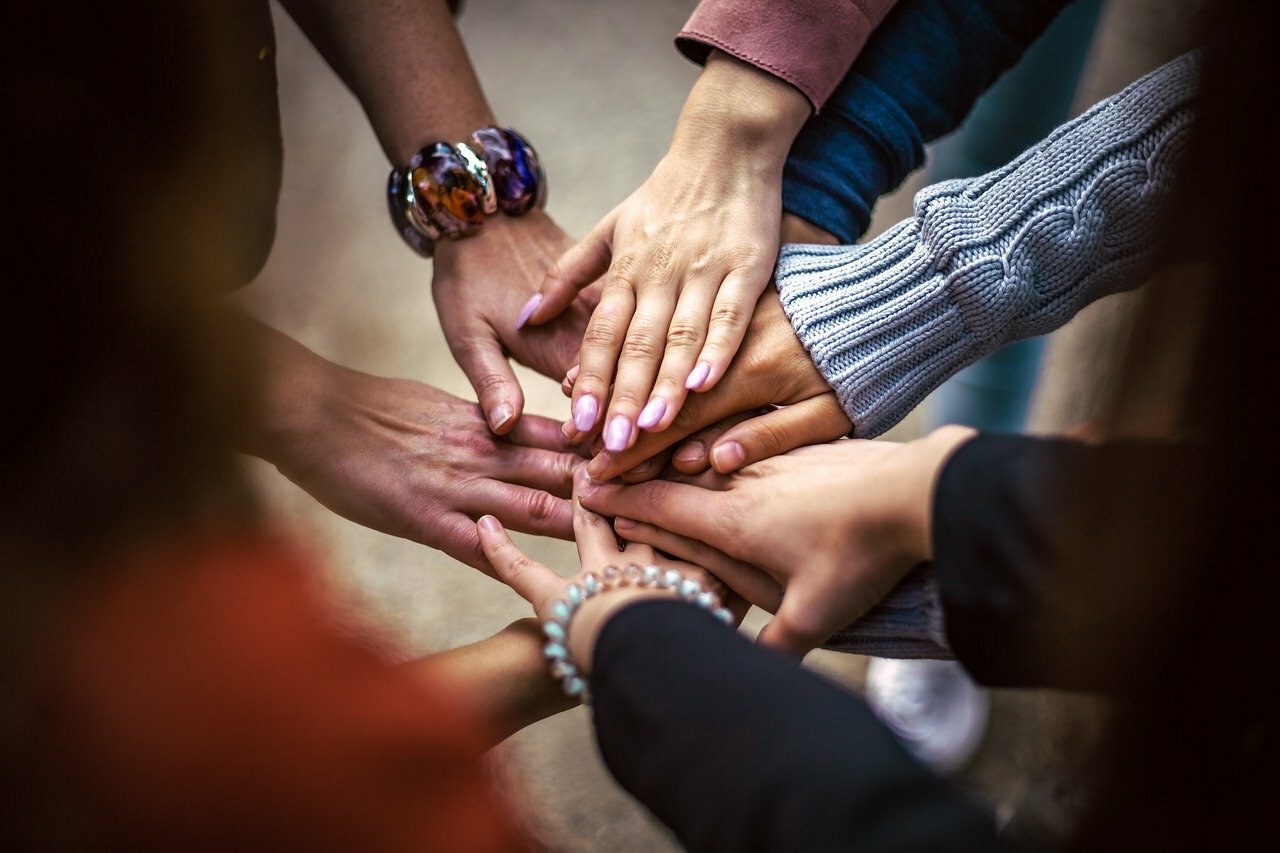 L’importance du maintien des relations sociales