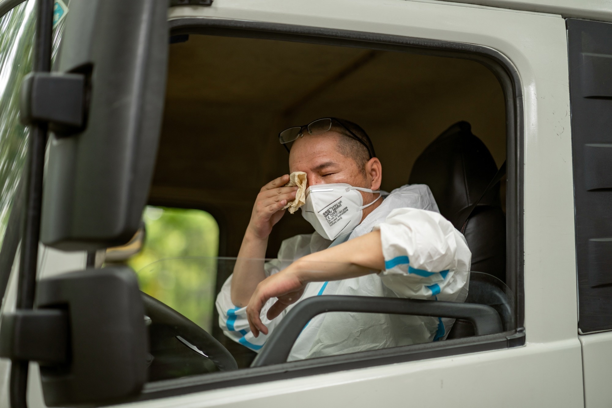 Study: On the frontlines in Shanghai: Stress, burnout and perceived benefit among COVID-19 testers and other personnel during the Omicron wave lockdown. Image Credit: Graeme Kennedy / Shutterstock