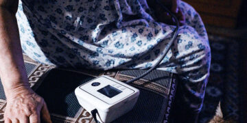 Les personnes âgées devraient-elles vérifier régulièrement leur tension artérielle à la maison ?