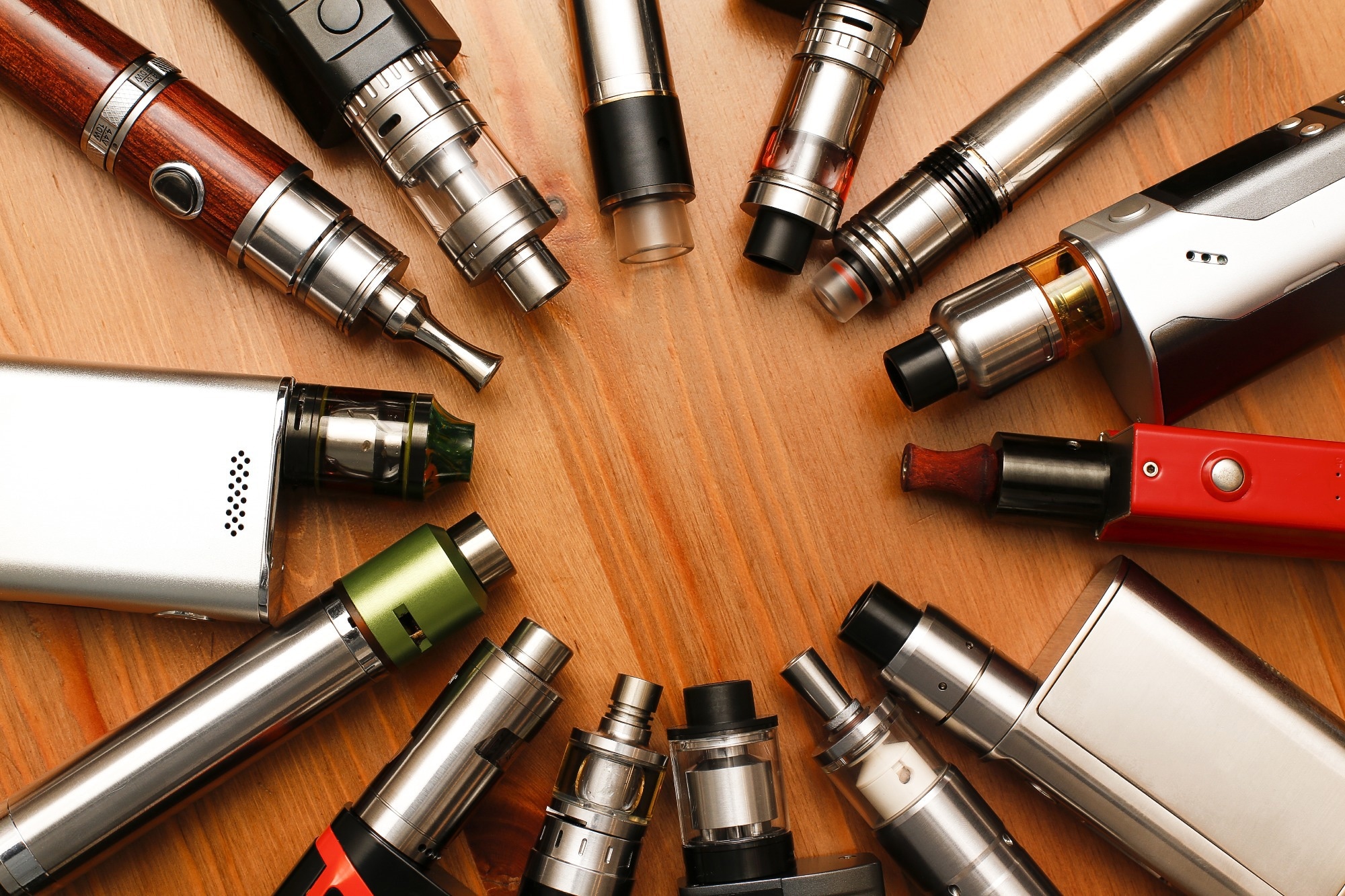 Study: A systematic review of the effects of e-cigarette use on lung function. Image Credit: LezinAV/Shutterstock