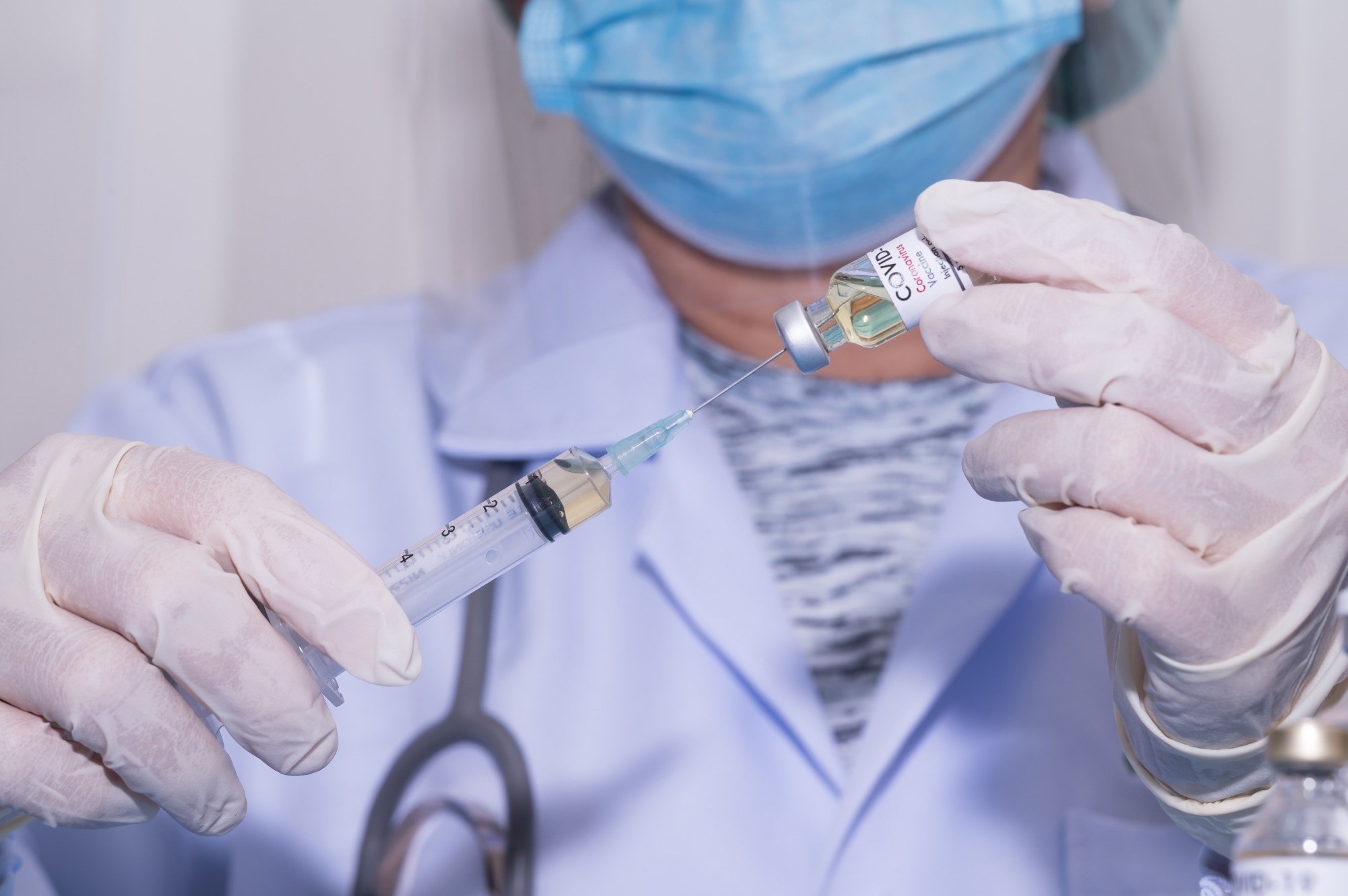 Study: Challenges of vaccination and herd immunity in COVID-19 and management strategies. Image Credit: Komsan Loonprom/Shutterstock