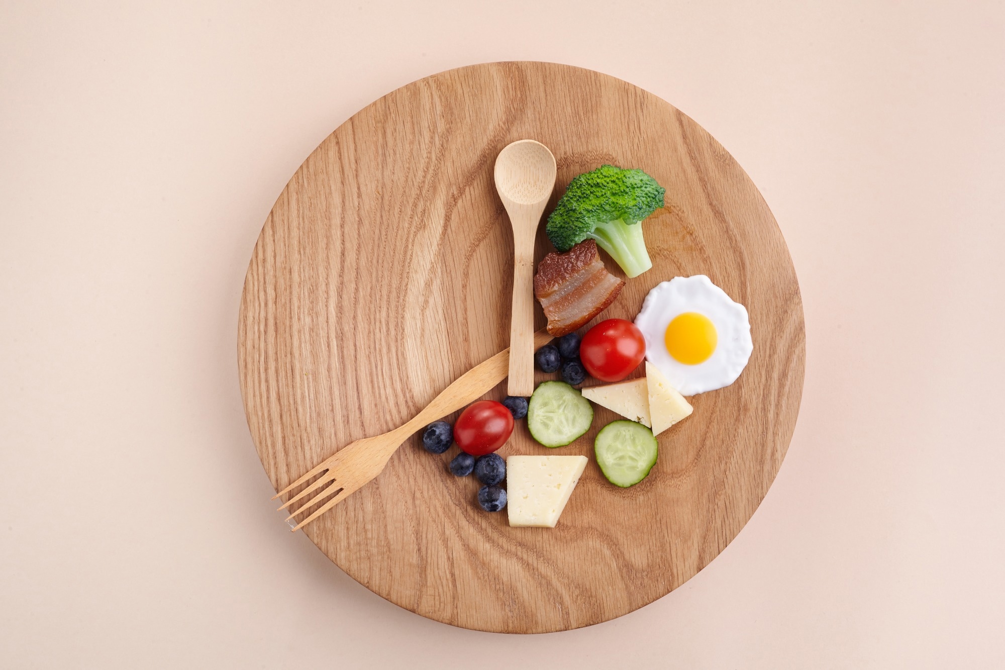 Study: Association of low meal frequency with decreased in vivo Alzheimer’s pathology. Image Credit: vetre/Shutterstock