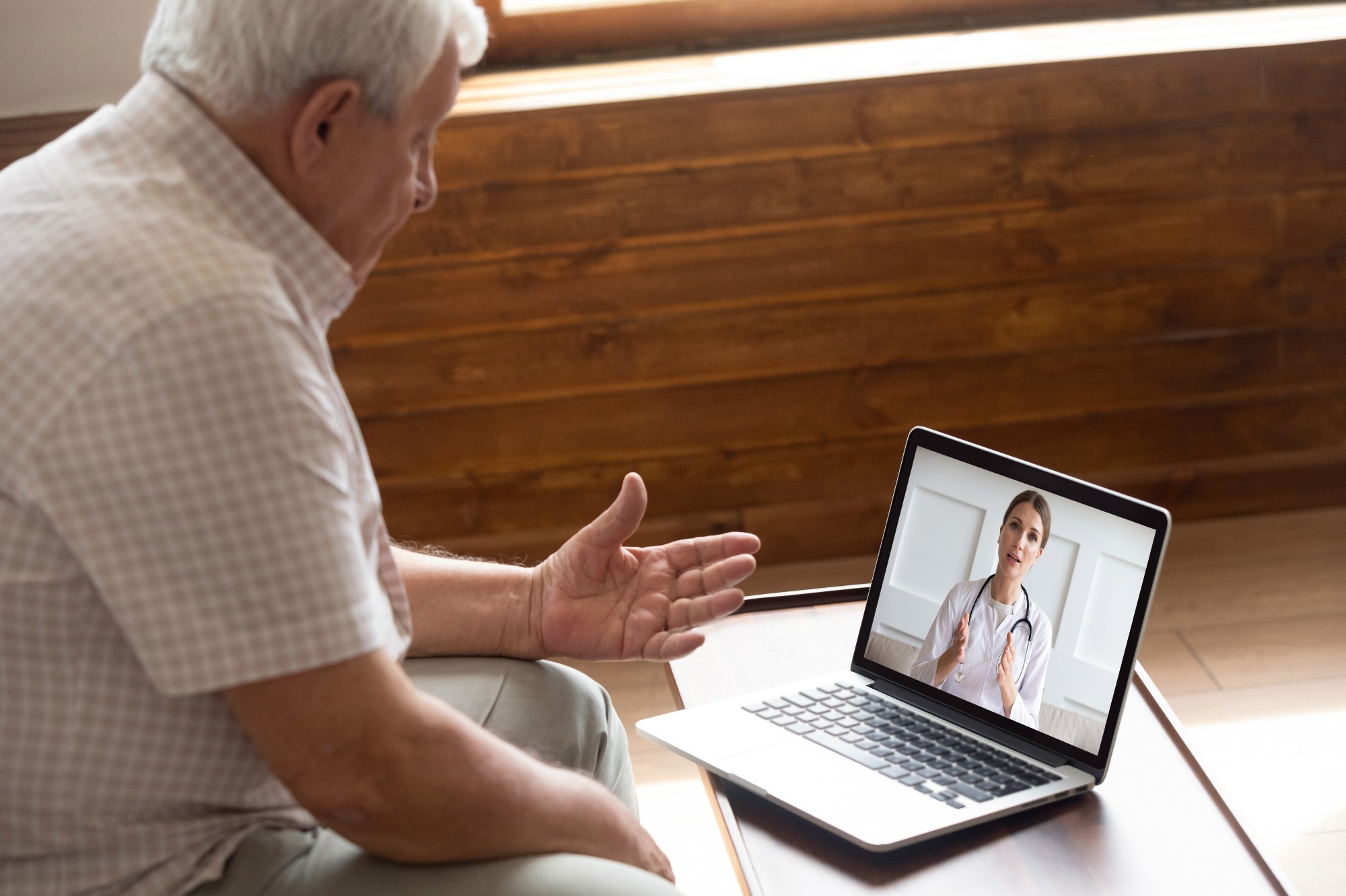 COVID-19 (Omicron strain) hospital admissions from a virtual ward: who required further care?