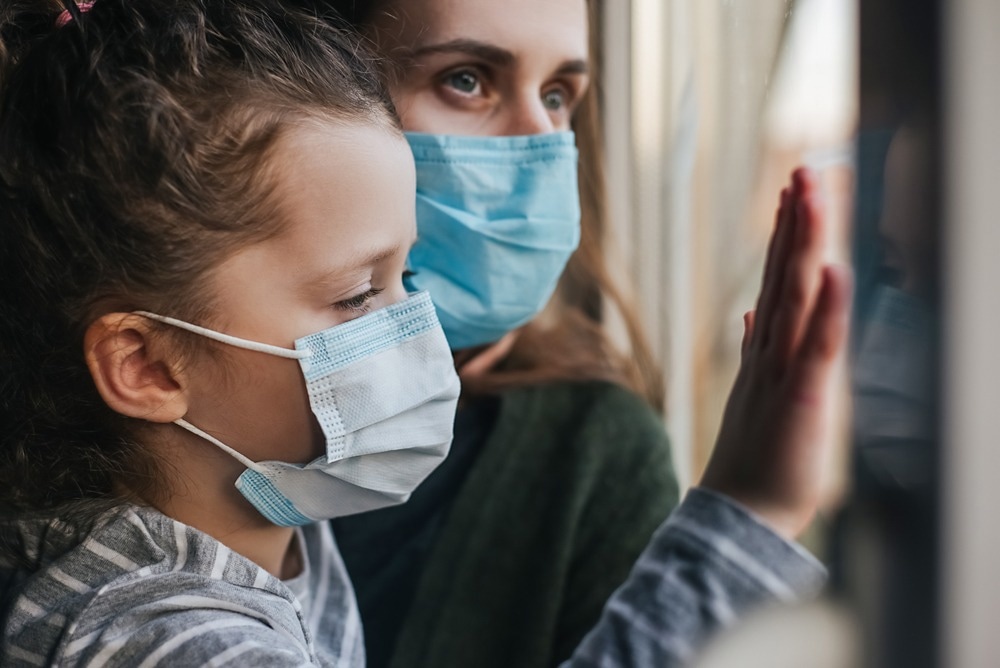 Immunogénicité de la réponse anticorps du SRAS-CoV-2 chez les enfants et les adultes naïfs d'immunité