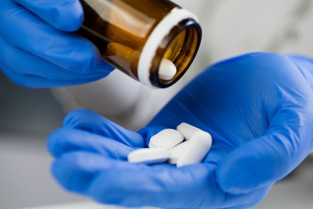 Study: Nirmatrelvir Plus Ritonavir for Early COVID-19 in a Large U.S. Health System. Image Credit: Cryptographer/Shutterstock