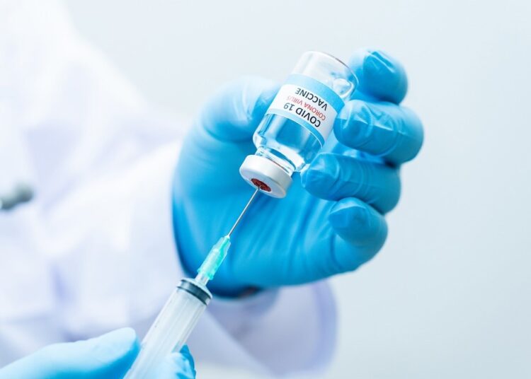 Study: BENEFIT-RISK ASSESSMENT OF COVID-19 VACCINE, MRNA (MRNA-1273) FOR MALES AGE 18-64 YEARS. Image Credit: Mrz producer/Shutterstock