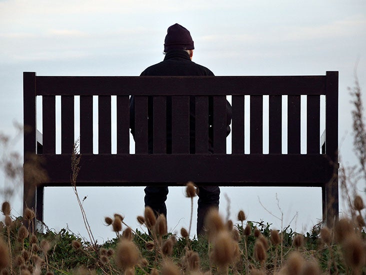 Démence : l'isolement social augmente-t-il le risque ?